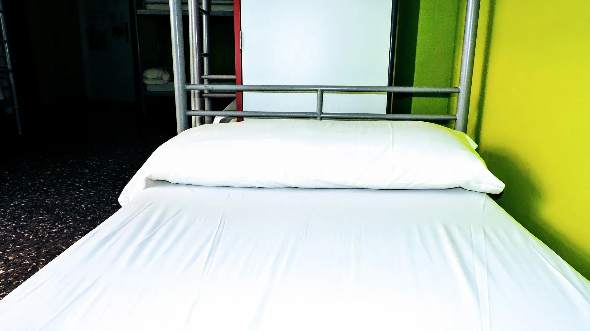 Onefam Les Corts Hostel Βαρκελώνη