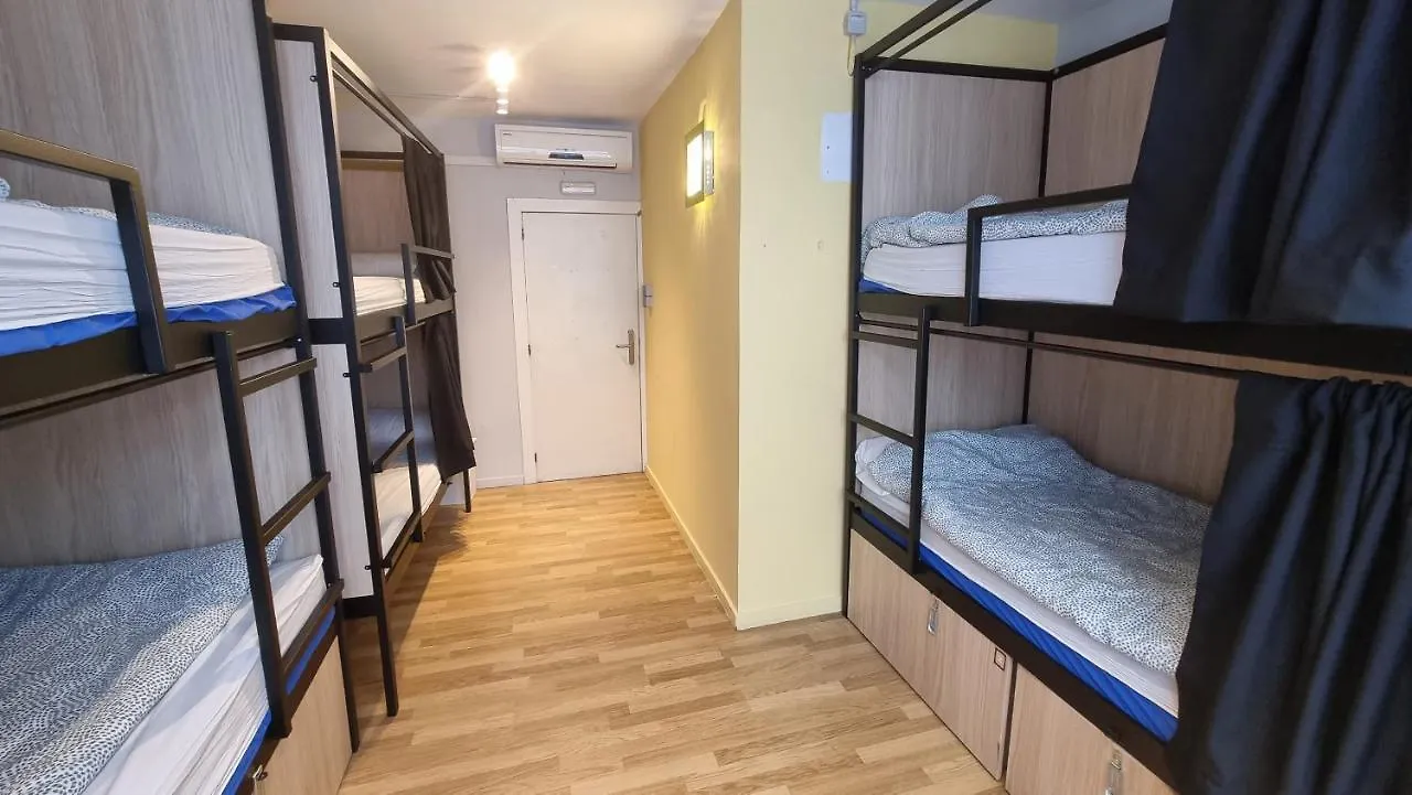 Onefam Les Corts Hostel Βαρκελώνη