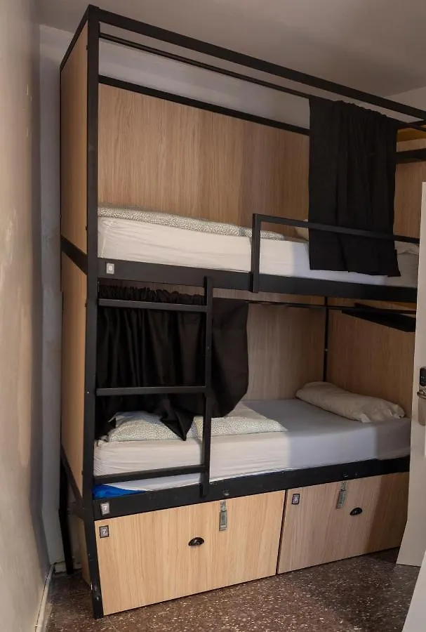 Onefam Les Corts Hostel Βαρκελώνη