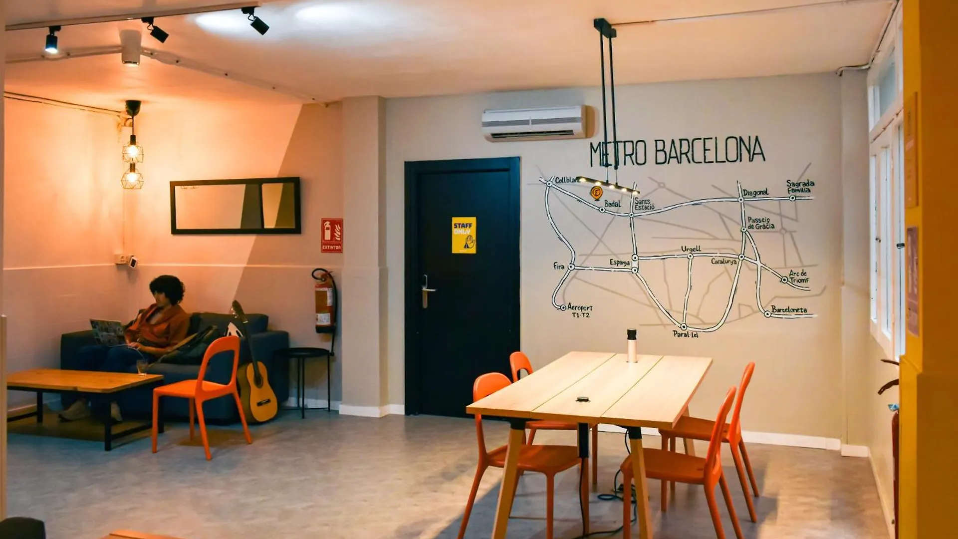 Onefam Les Corts Hostel Βαρκελώνη
