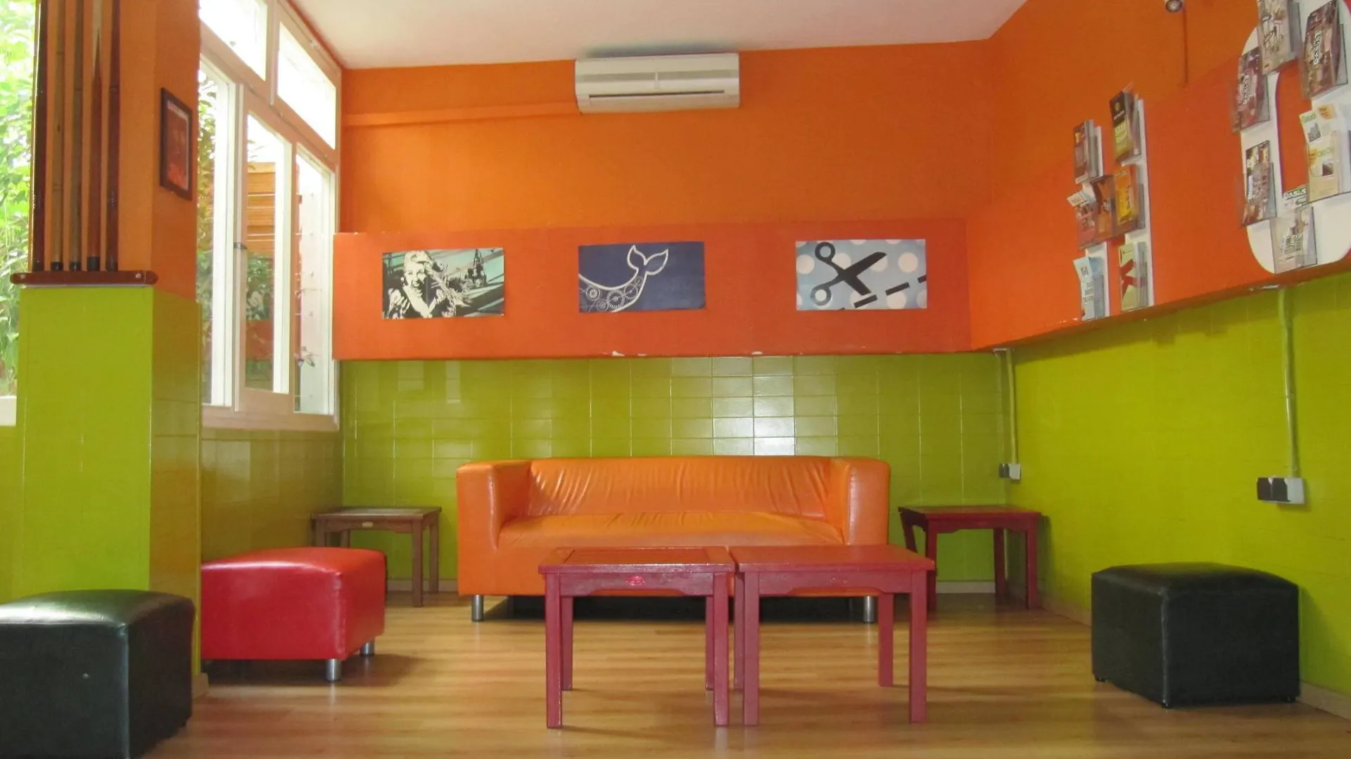 Onefam Les Corts Hostel Barcelona