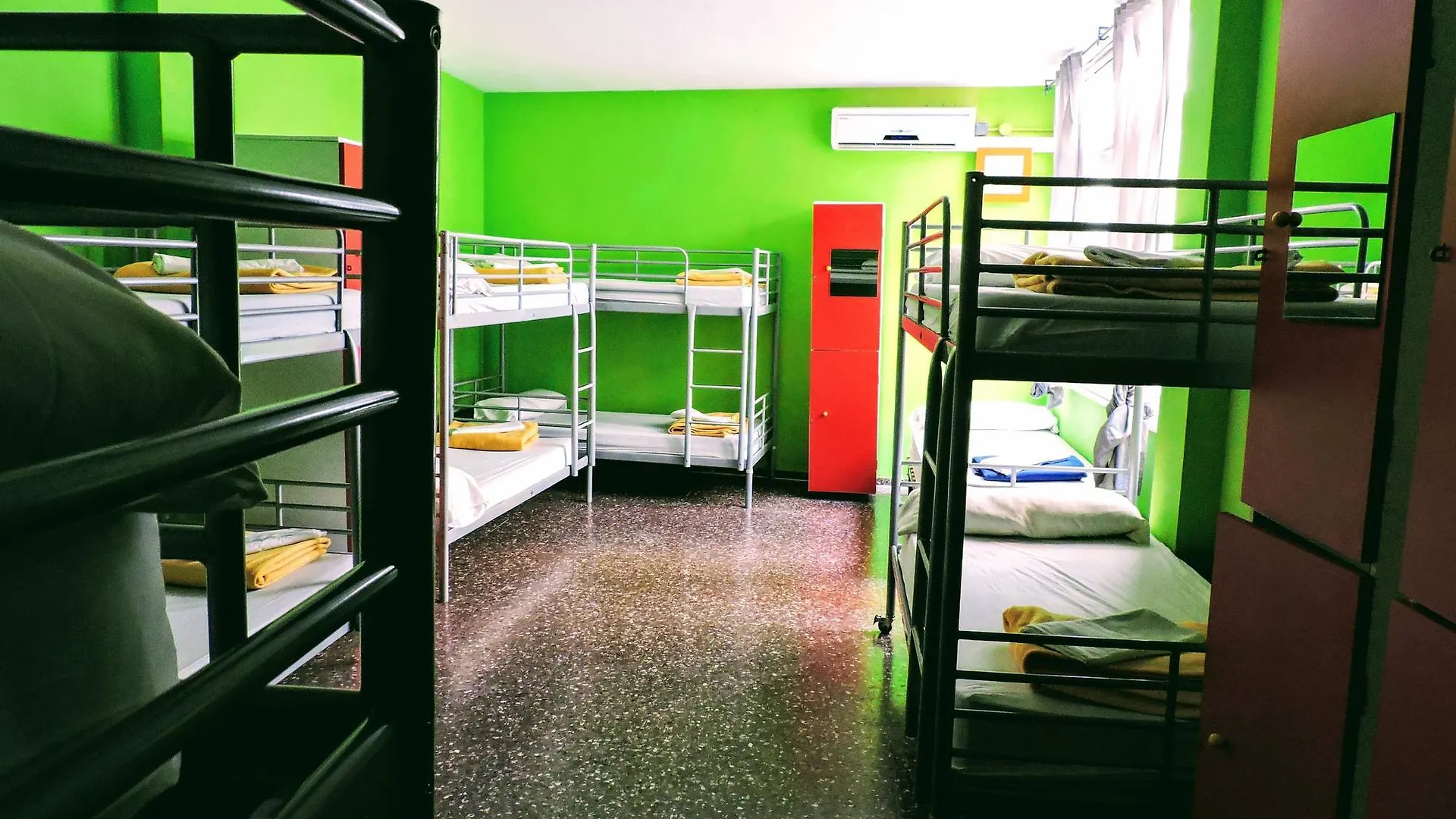 Onefam Les Corts Hostel Βαρκελώνη