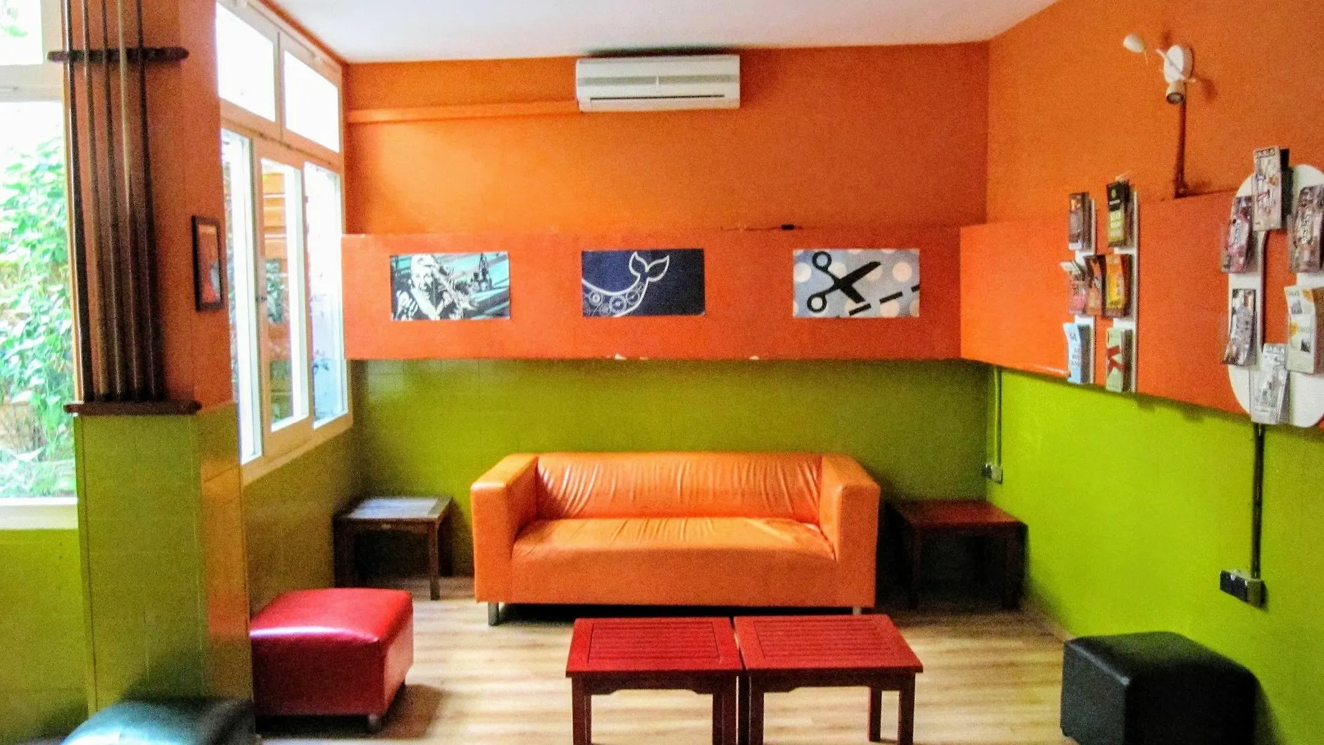 Onefam Les Corts Hostel Βαρκελώνη 0*,