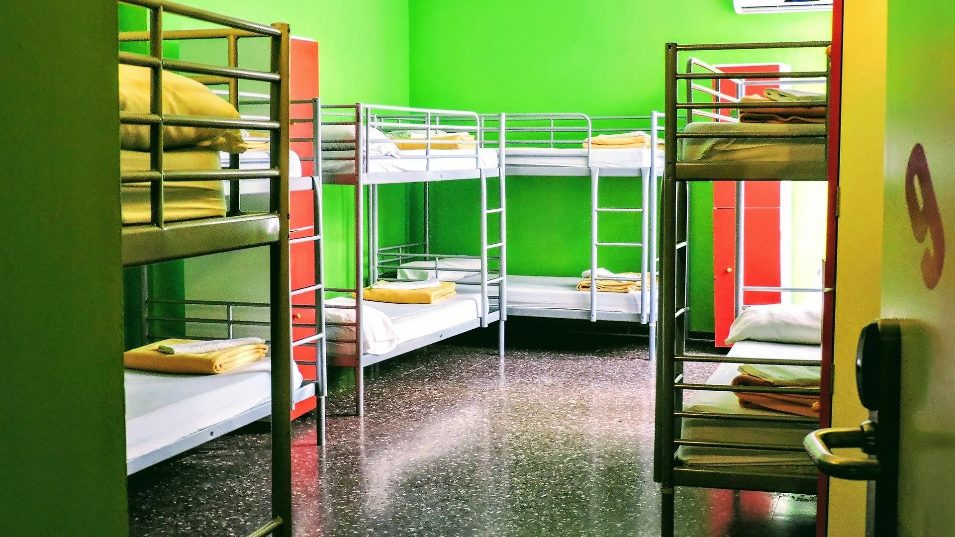 Onefam Les Corts Hostel Barcelona