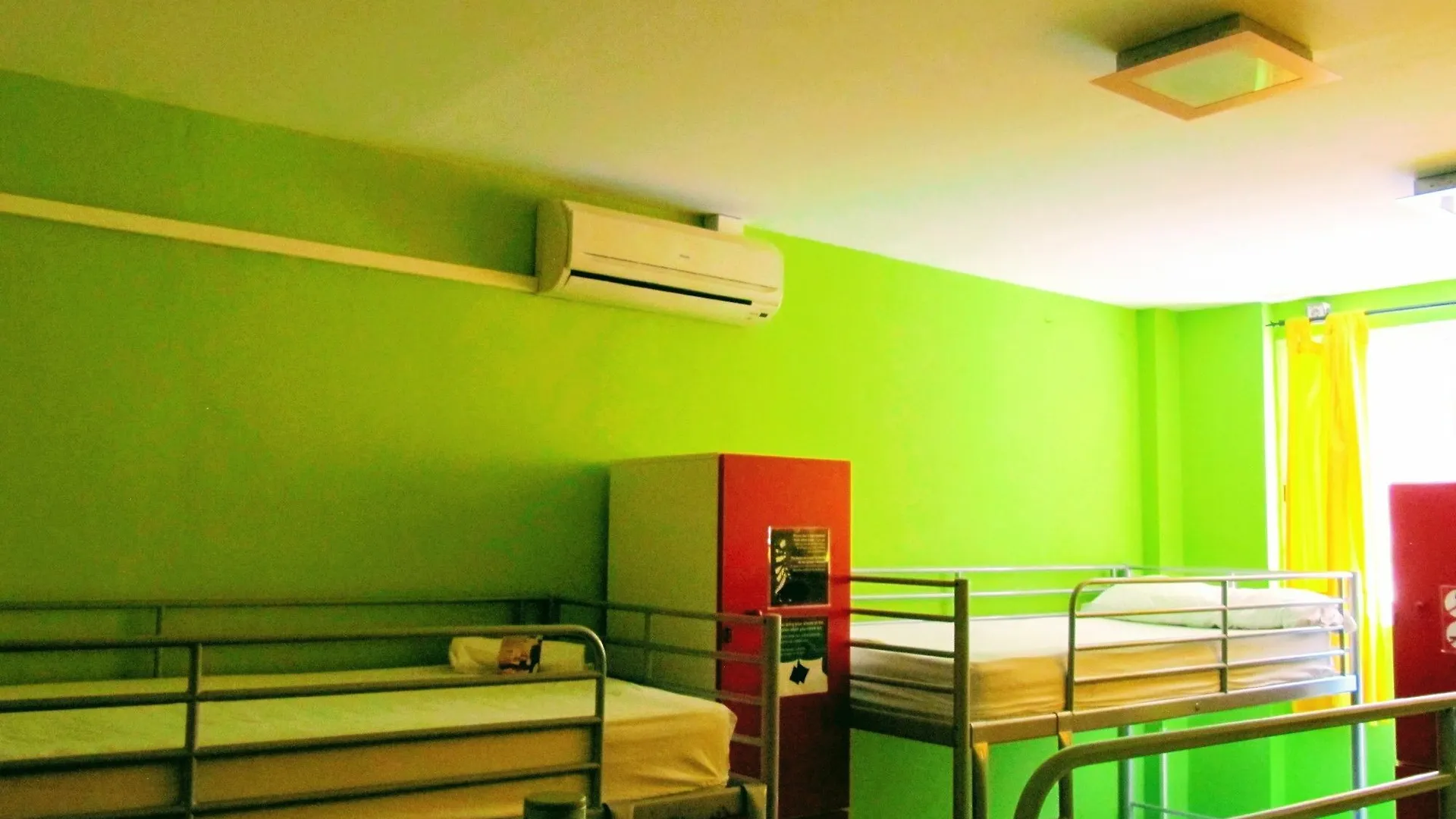 Onefam Les Corts Hostel Βαρκελώνη