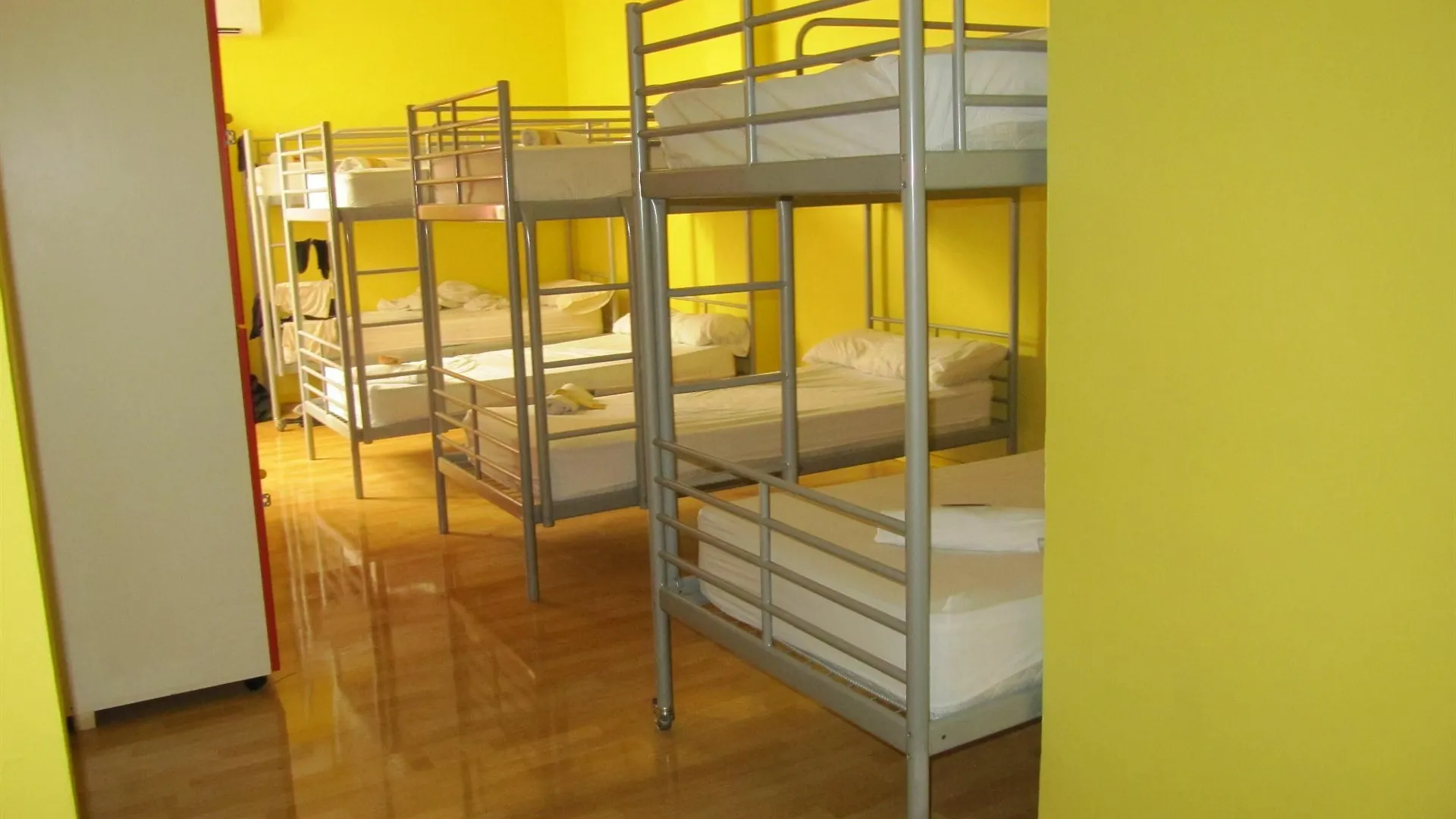 Onefam Les Corts Hostel Βαρκελώνη