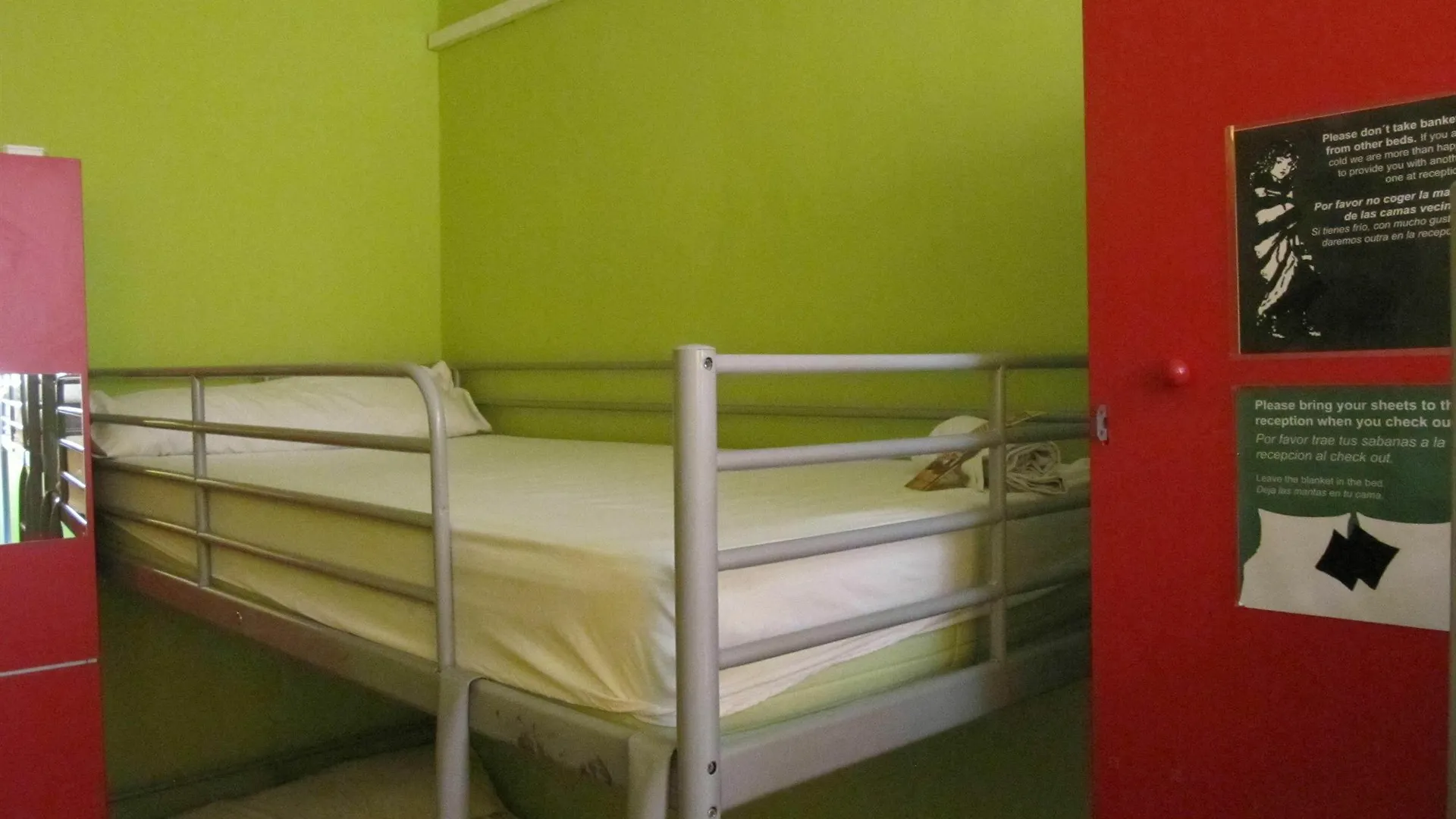 Onefam Les Corts Hostel Βαρκελώνη 0*,